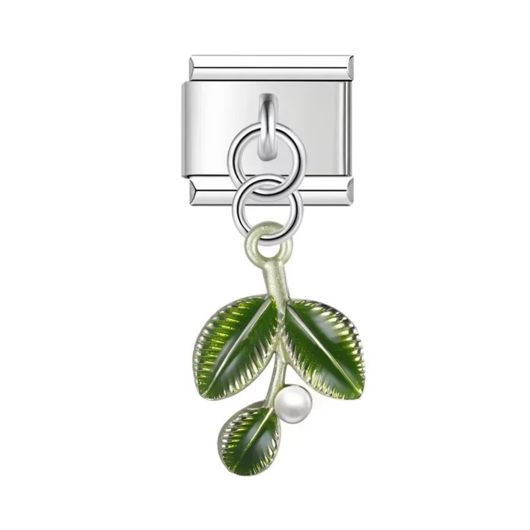 Enchanted Mistletoe Dangle Charm